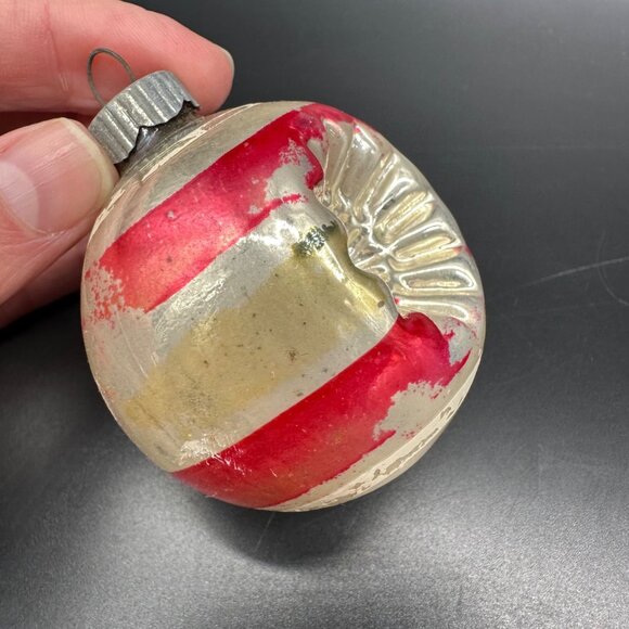 Vintage Shiny Brite Christmas Ornaments Mid Century Set Of 4 USA Indent Tornado - Picture 6 of 13